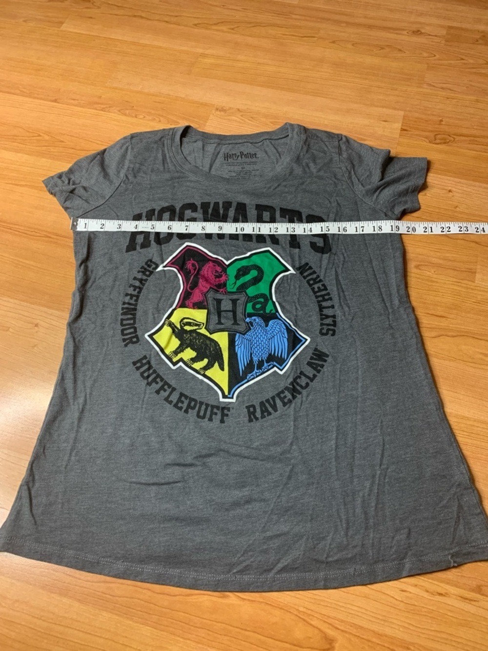 Harry Potter Hogwarts Crest Graphic Tee | Heather Grey | Size S - Picture 5 of 6